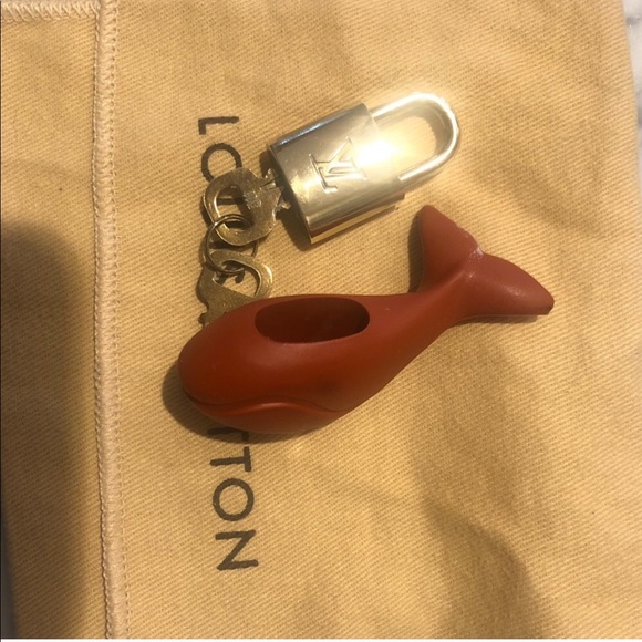 LOUIS VUITTON AMERICAS CUP 1995 WHALE LOCK KEYS - Picture 8 of 8